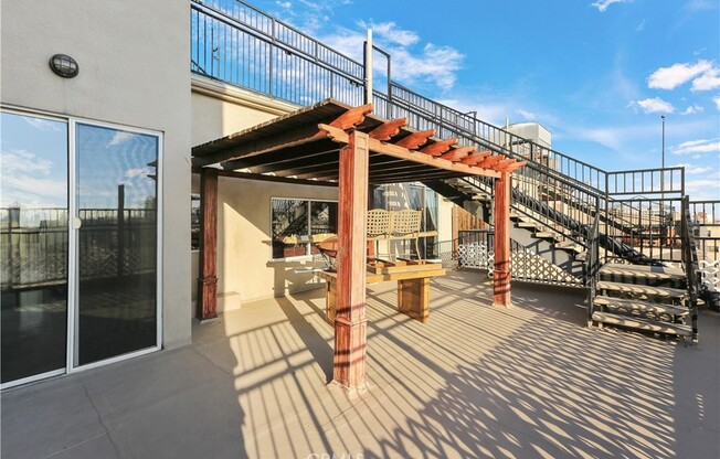 3 beds, 3 baths, 3,700 sqft, $6,990, Unit 1204