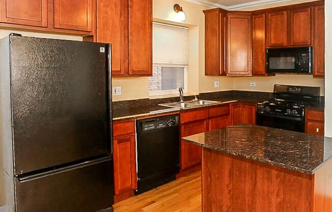2 beds, 2 baths, 843 sqft, $3,650, Unit 634R-1N