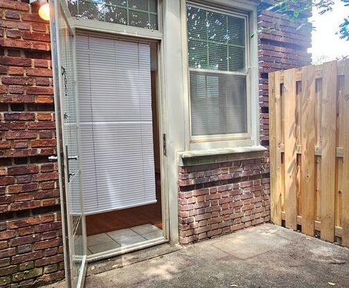 3 beds, 2 baths, 1,100 sqft, $1,915, Unit 105