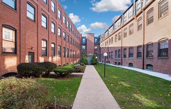 2 beds, 1 bath, 940 sqft, $2,500, Unit 317