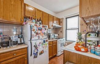 2 beds, 1 bath, $2,500