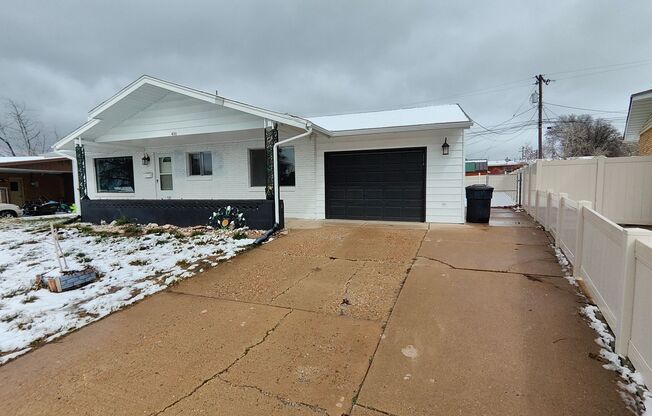 Charming 4 Bed/1.5 Bath Home!