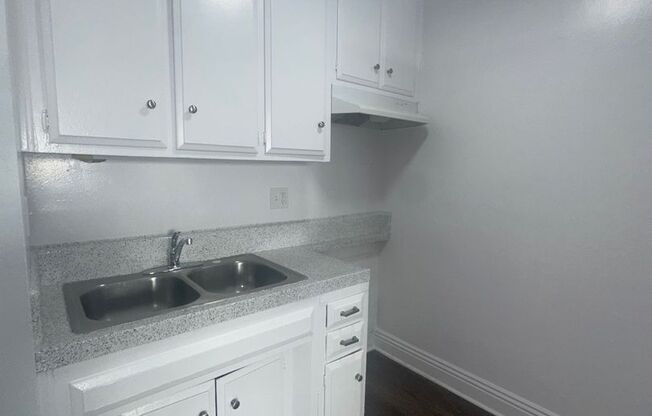 1 bed, 1 bath, $1,895, Unit 13