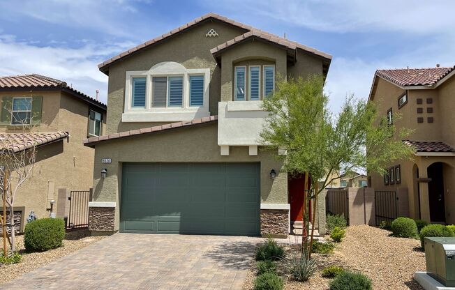 Gorgeous 2 Story Home close to Schools, Shopping, Parks!