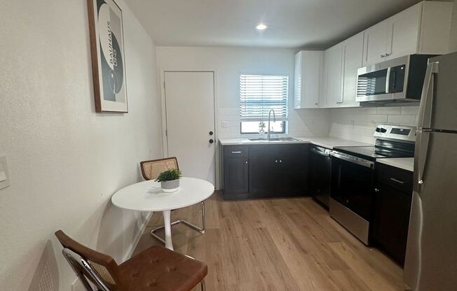 1 bed, 1 bath, 595 sqft, $1,290, Unit 115