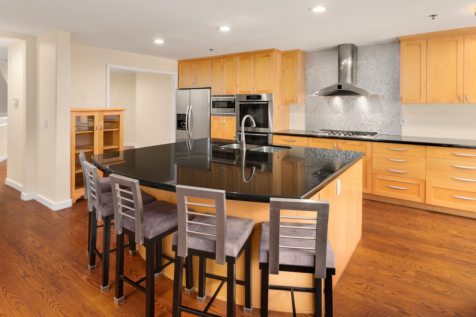 3 bedroom townhome in perfect location in heart of Kirkland!