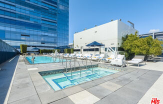 1 bed, 1.5 baths, 1,020 sqft, $5,500, Unit 31F