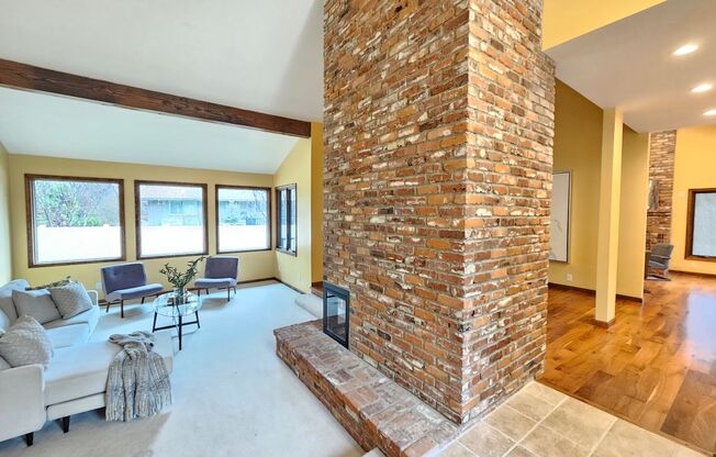 $3,500 - 4 Bed / 3.5 Bath Stunning South Hill Rancher