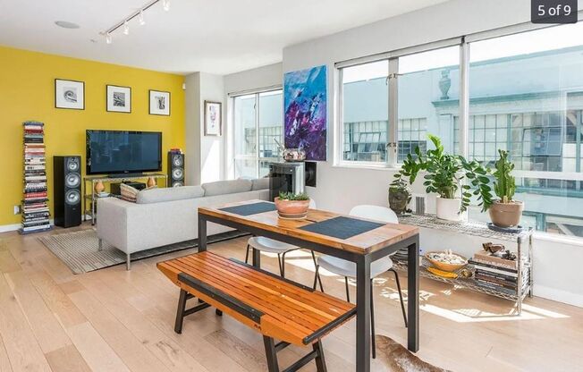 EPIC REA - Bright, Sunny 1BR/ 1 BA corner unit w/PKG