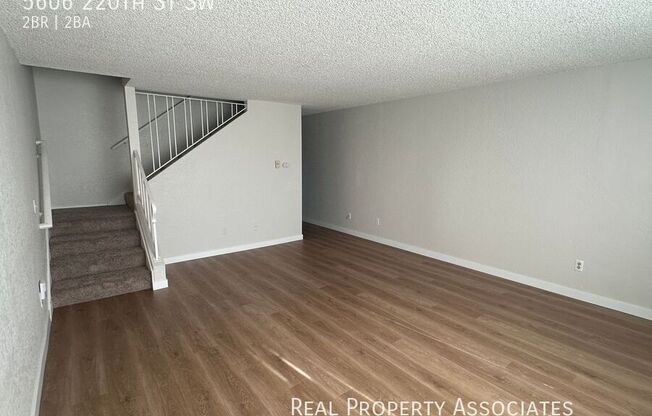 5606 220 ST SW