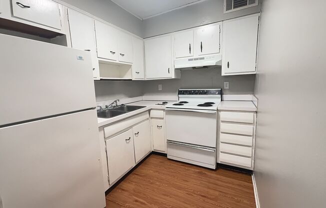 1 bed, 1 bath, 460 sqft, $844