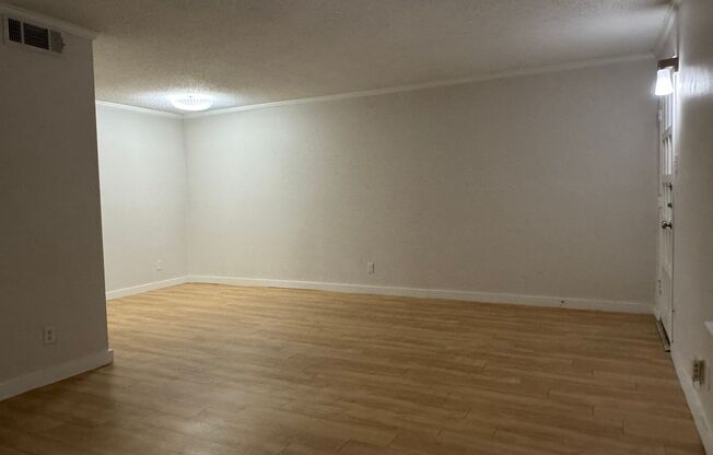 1 bed, 1 bath, 700 sqft, $1,025, Unit LAW9-209