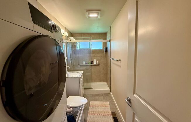 3 beds, 1 bath, $3,200