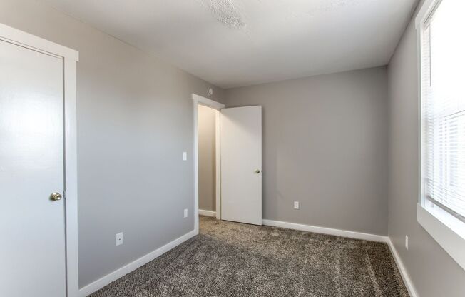 2 beds, 1 bath, $1,300, Unit 1778