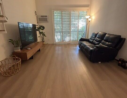 2 beds, 1 bath, 834 sqft, $3,600, Unit 534