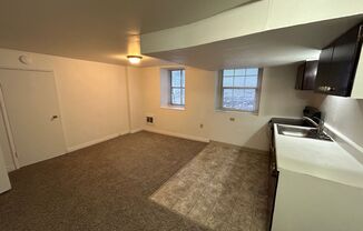 3 beds, 1 bath, 800 sqft, $1,150, Unit Unit F