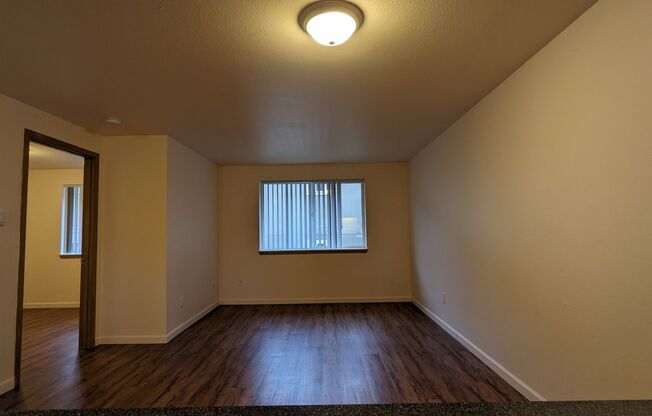 1 bed, 1 bath, 650 sqft, $1,200, Unit 19