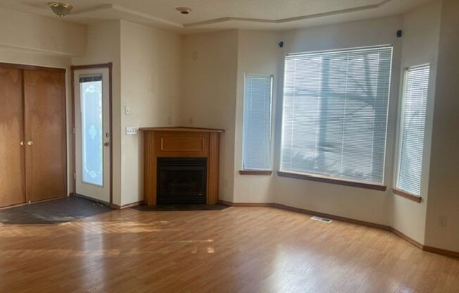 PM-128 - SE Steele St.