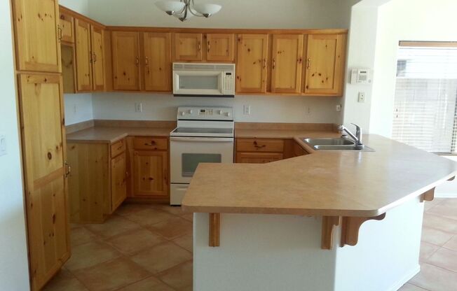 4 beds, 2 baths, $2,500