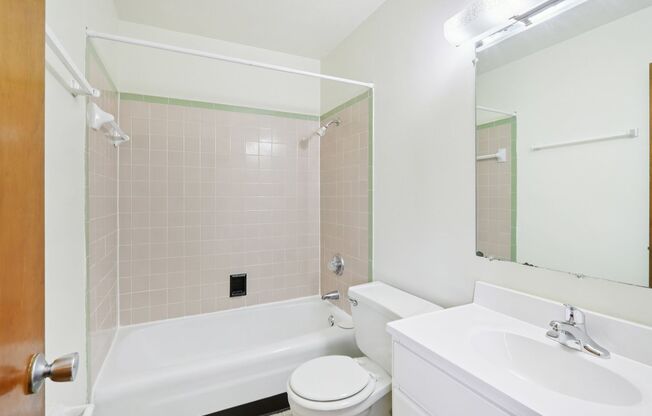 1 bed, 1 bath, 660 sqft, $1,110, Unit Y - 03