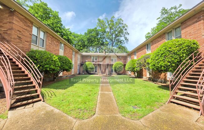 2 beds, 1 bath, $750, Unit 1280 #11
