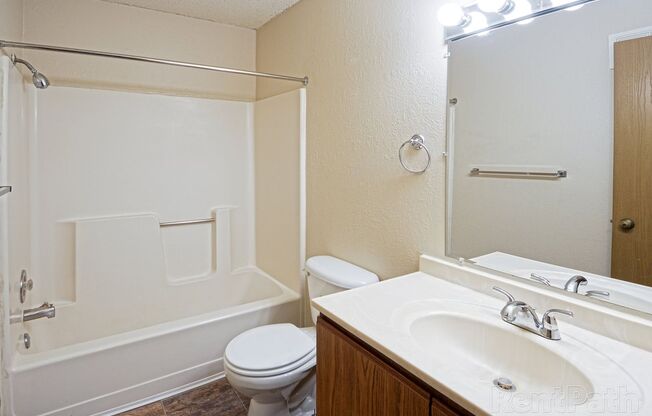 2 beds, 1 bath, 950 sqft, $1,200, Unit 511-301