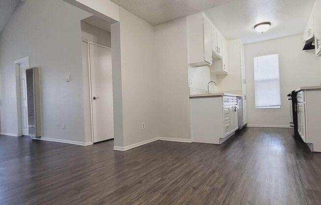 2 beds, 2 baths, 1,200 sqft, $2,975, Unit 25