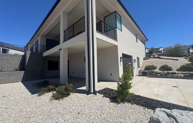Beautiful 3 Bed, 3 Bath Home – All Utilities & Internet Included!