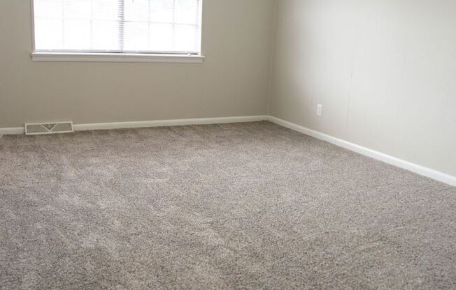 3 beds, 1.5 baths, 1,170 sqft, $1,175, Unit 52