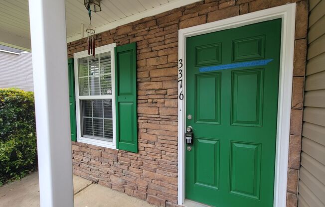 Modern Comfort Meets Convenience! - 3bdrm 2 bth Fence/Garage
