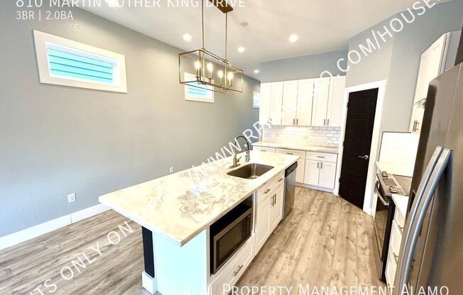 810 MARTIN LUTHER KING DR