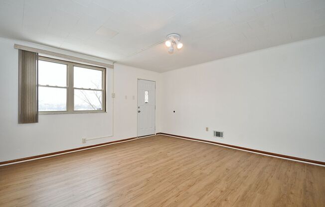 South Side 3BR - Simple, Solid, Ready