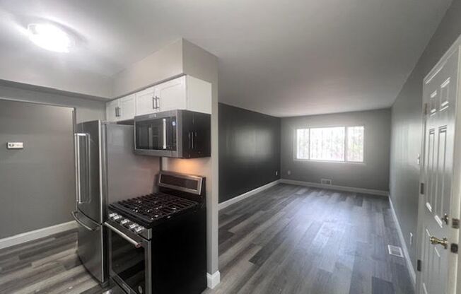 1 bed, 1 bath, 400 sqft, $2,500