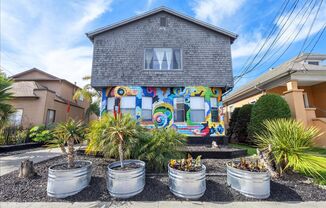 Saint Charles St 1551