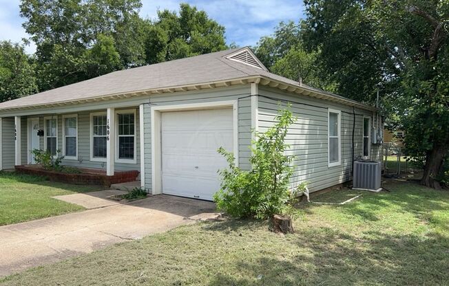 2-Bedroom Duplex-1606 Duncan Ave