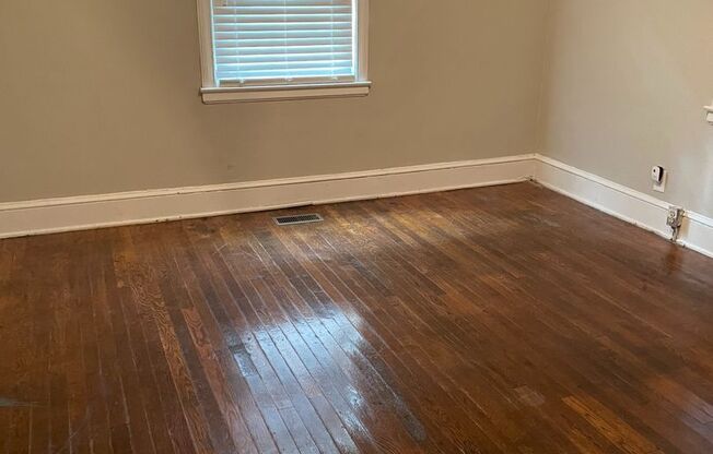 Renovated Great Two Bedroom  in Historic Wesley Heights!