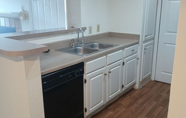 1 bed, 1 bath, $1,350, Unit D-104