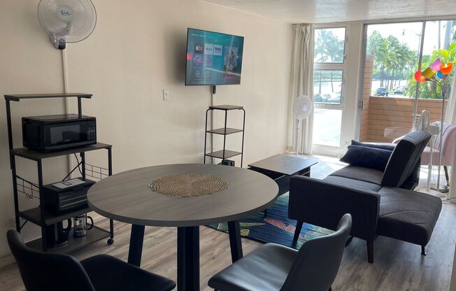 1 bed, 1 bath, $2,500