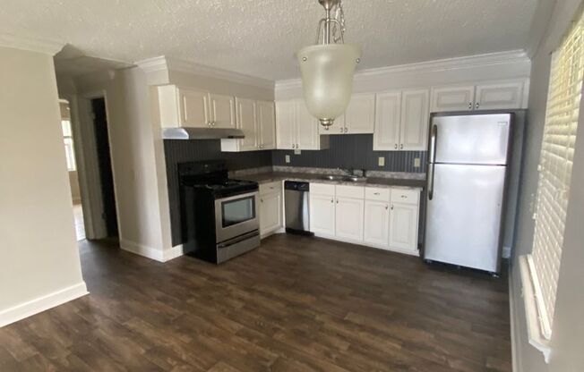 2 beds, 1 bath, 900 sqft, $1,299, Unit APT 18