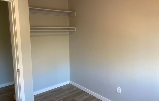 2 beds, 1 bath, 800 sqft, $2,095, Unit 325