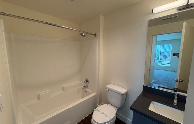 2 beds, 2 baths, 890 sqft, $2,600, Unit 346