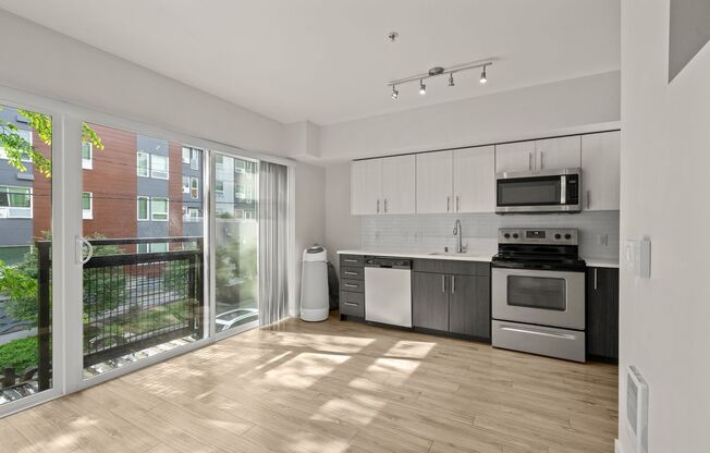 1 bed, 1 bath, 667 sqft, $2,025, Unit 225