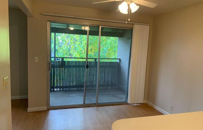 2 beds, 1 bath, 850 sqft, $1,250, Unit #7