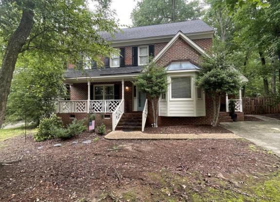 639 GREENWOOD CIR