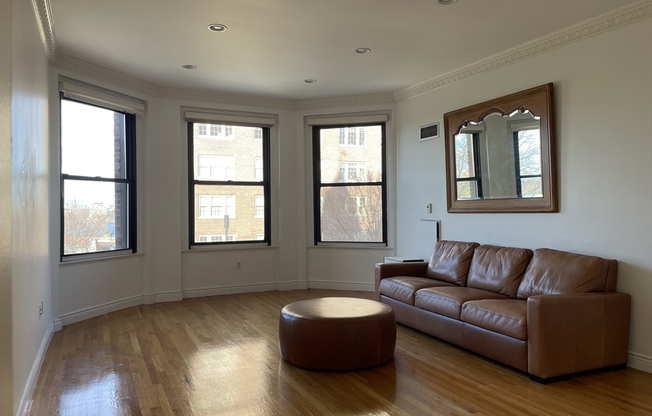 2 beds, 2 baths, 1,130 sqft, $4,850, Unit 304