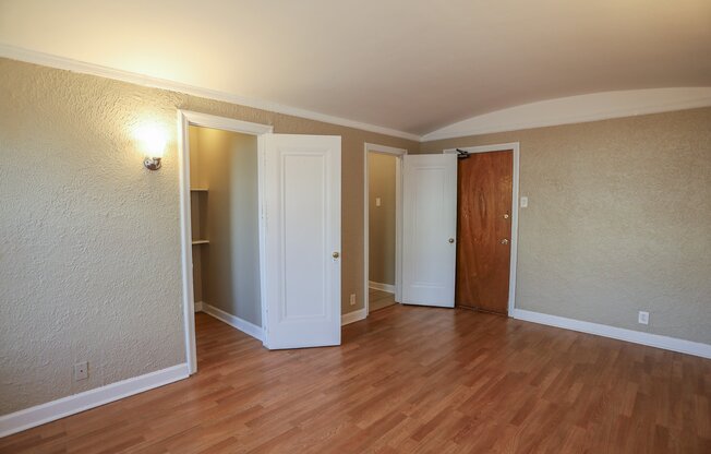 1061 ROSEMONT