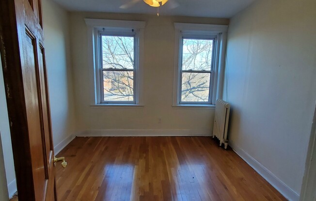 1 bed, 1 bath, $2,400, Unit 22