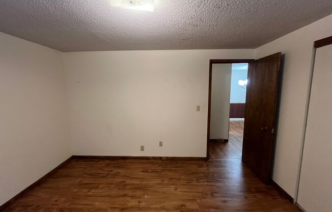 1 bed, 1 bath, 700 sqft, $949, Unit Unit 6