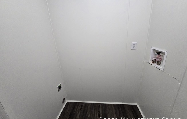 861 FOUNTAIN CIR