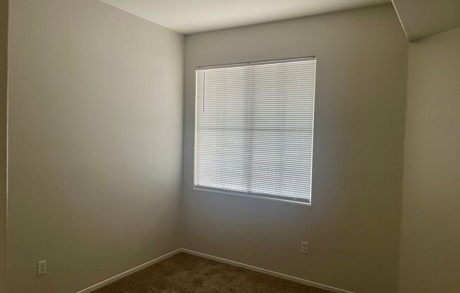 3 beds, 2 baths, $1,695, Unit # 1008